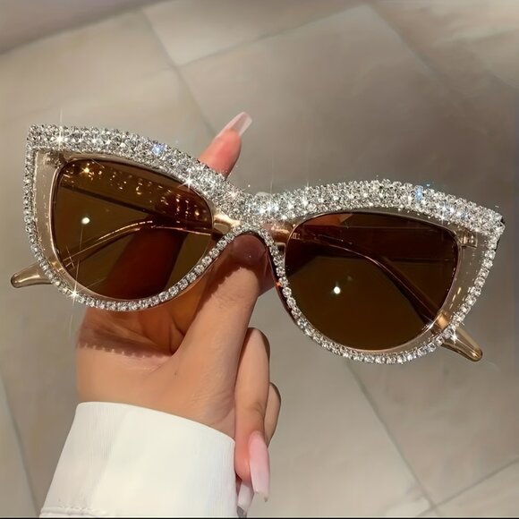 Luxury Rhinestone Cat Eye For Women Sparkling Retro Decorative Shades - Picture 1 of 2